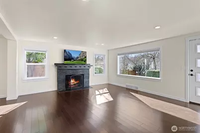 12046 12th Avenue NE, Seattle, WA 98125 - Photo 3