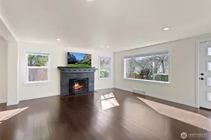 12046 12th Ave NE, Seattle, WA 98125 - Photo 3