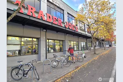 4709 B 8th Avenue NE, Seattle, WA 98105 - Photo 15