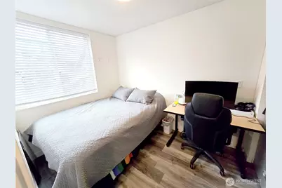 4709 B 8th Avenue NE, Seattle, WA 98105 - Photo 9