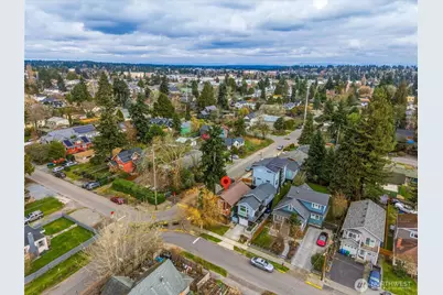 8752 Dayton Avenue N #B, Seattle, WA 98103 - Photo 25