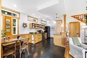 8752 Dayton Ave N, Seattle, WA 98103 - Photo 3