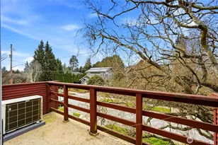 8752 Dayton Ave N, Seattle, WA 98103 - Photo 19