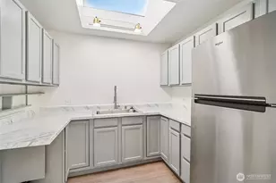 2349 Boylston Ave E, Seattle, WA 98102 - Photo 21