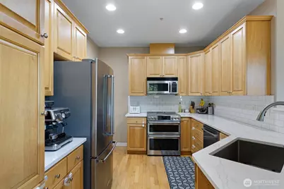 1855 Trossachs Boulevard SE #703, Sammamish, WA 98075 - Photo 13