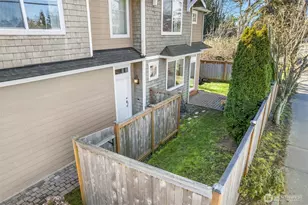 8030 212th St SW, Edmonds, WA 98026 - Photo 31