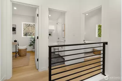 14321 C Interlake Avenue N, Seattle, WA 98133 - Photo 15