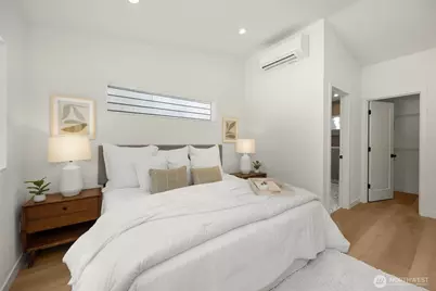 14321 C Interlake Avenue N, Seattle, WA 98133 - Photo 17