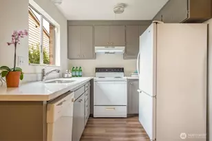 2022 NW 64th St, Seattle, WA 98107 - Photo 9