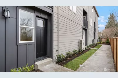 225 106th Street SW #A2, Everett, WA 98204 - Photo 1
