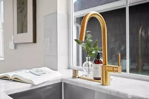 2815 E Denny Way, Seattle, WA 98122 - Photo 9