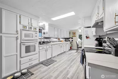 6360 Overland Trail, Maple Falls, WA 98266 - Photo 9