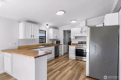 8204 Riverview Road, Snohomish, WA 98290 - Photo 11