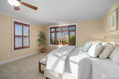 649 E Lake Sammamish Parkway SE, Sammamish, WA 98074 - Photo 13