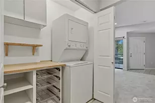 1354 Bellevue Way NE, Bellevue, WA 98004 - Photo 27