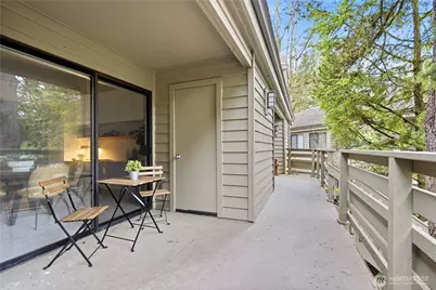 1354 Bellevue Way NE #4, Bellevue, WA 98004 - Photo 7