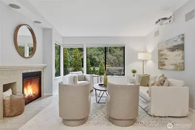 1354 Bellevue Way NE #4, Bellevue, WA 98004 - Photo 13