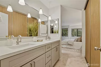 1354 Bellevue Way NE #4, Bellevue, WA 98004 - Photo 25