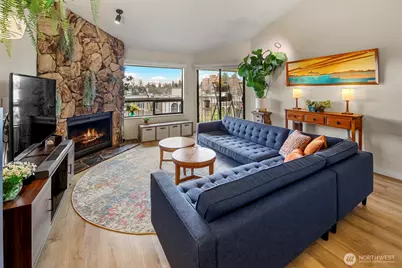 10601 Bagley Avenue N #304, Seattle, WA 98133 - Photo 3