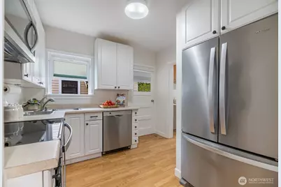 1046 NE 97th Street, Seattle, WA 98115 - Photo 7