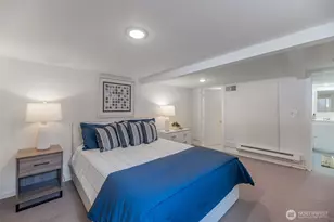 1046 NE 97th St, Seattle, WA 98115 - Photo 23