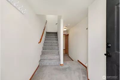 1132 Chestnut Court, Everett, WA 98201 - Photo 3