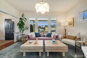 4215 S Holly St, Seattle, WA 98118 - Photo 9