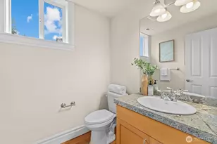 10759 Durland Ave NE, Seattle, WA 98125 - Photo 17