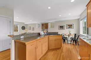 10759 Durland Ave NE, Seattle, WA 98125 - Photo 11