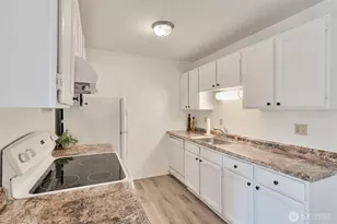 2500 81st Ave SE, Mercer Island, WA 98040 - Photo 3