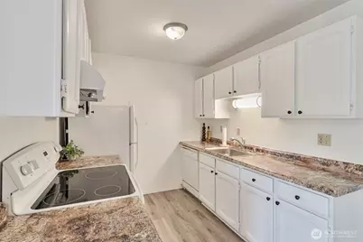 2500 81st Avenue SE #329, Mercer Island, WA 98040 - Photo 5