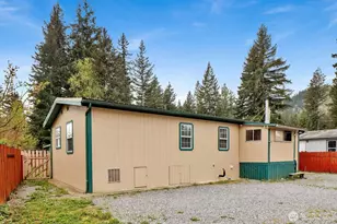 6245 Laurel Pl, Maple Falls, WA 98266 - Photo 3