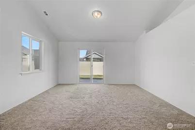 1118 W Sequoia Road, Moses Lake, WA 98837 - Photo 3