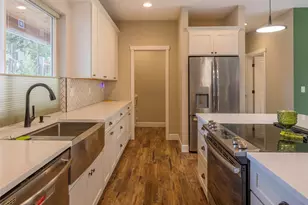 1934 W 8th St, Port Angeles, WA 98363 - Photo 9