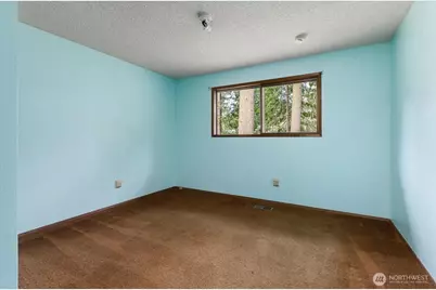 2011 Pine Wood Way, Oak Harbor, WA 98277 - Photo 15