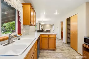 2310 20th St SE, Puyallup, WA 98374 - Photo 11