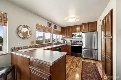 898 S Sand Dune Avenue SW, Ocean Shores, WA 98569 - Photo 5