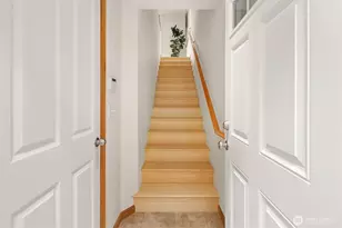 12050 33rd Ave NE, Seattle, WA 98125 - Photo 3