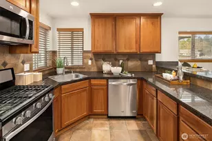 12050 33rd Ave NE, Seattle, WA 98125 - Photo 15