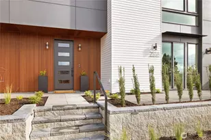 2558 30th Ave W, Seattle, WA 98199 - Photo 3