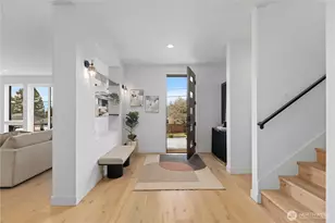 2558 30th Ave W, Seattle, WA 98199 - Photo 3