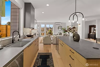 2558 30th Avenue W, Seattle, WA 98199 - Photo 7