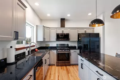 3040 Classic Avenue NE, Bremerton, WA 98310 - Photo 7