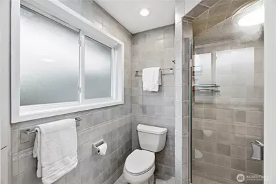 13635 SE 43rd Street, Bellevue, WA 98006 - Photo 19