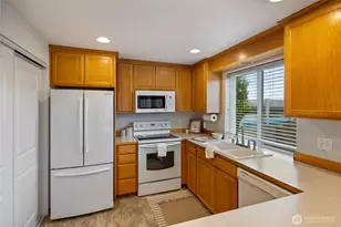 2411 E 13th St, Bremerton, WA 98310 - Photo 11