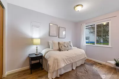 2411 E 13th Street, Bremerton, WA 98310 - Photo 17