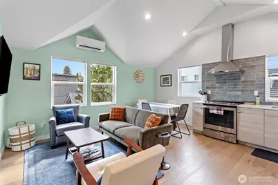 3013 61st Avenue SW, Seattle, WA 98116 - Photo 11