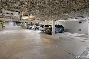 5901 Phinney Ave N, Seattle, WA 98103 - Photo 15