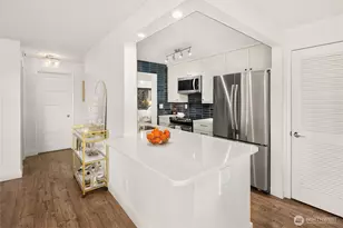 7 Highland Dr, Seattle, WA 98109 - Photo 17