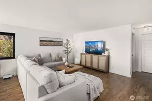 7 Highland Dr, Seattle, WA 98109 - Photo 21